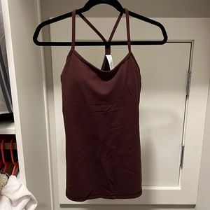 wine red lululemon tank top, built in bra